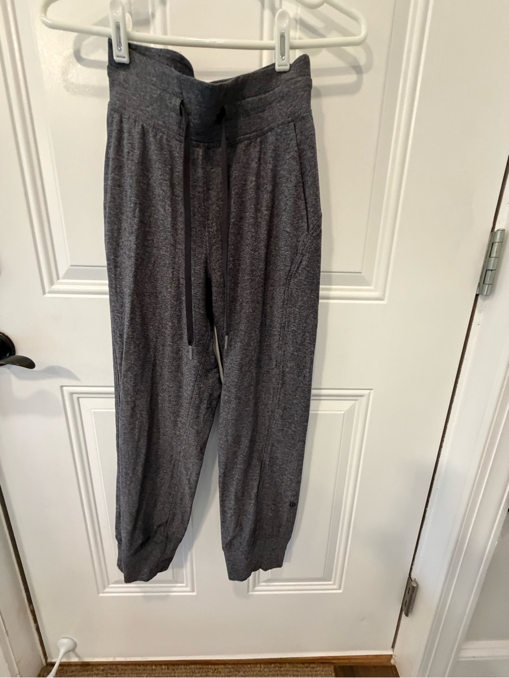 Lululemon high rise cropped jogger